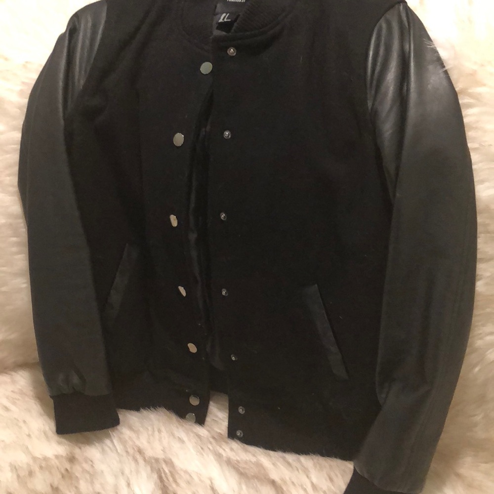 BOMBER JACKET